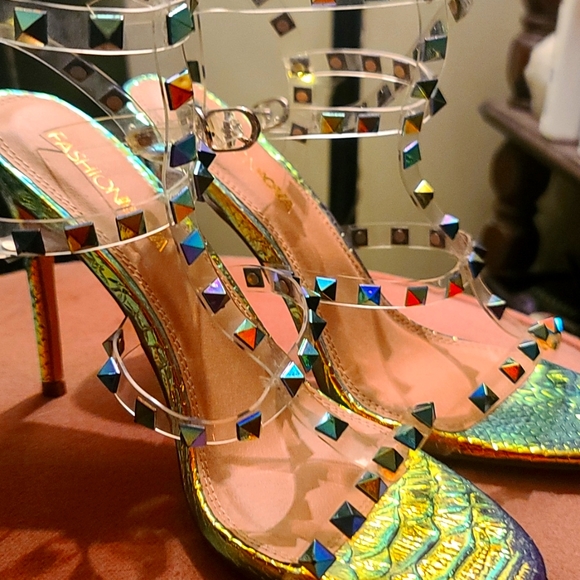 Fashionnova Heels - Picture 2 of 5